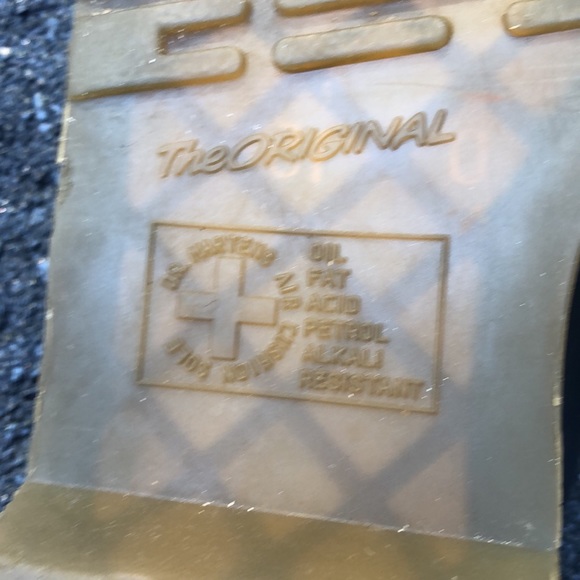 SOLD- Dr. Martens, 1461 unisex Derby Oxfords - Picture 10 of 13